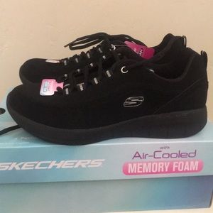 Skechers tennis shoes